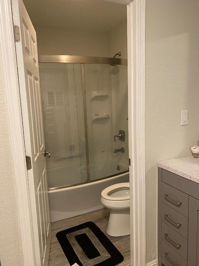 Private La Bedroom W Private Half-Bathroom - Ac - Wifi - Private Fridge -Smart Tv Los Ángeles Exterior foto
